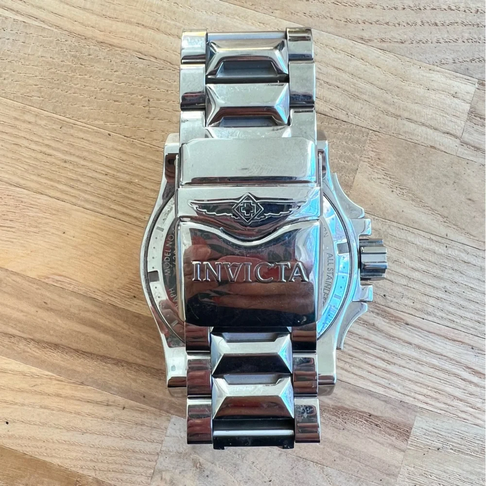 Invicta reserve Chronograph mother of pearl dial silver tone watch NEW BATTERY